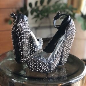 RARE Fully Studded Jeffrey Campbell Pinup Platform Pumps with Ankle Straps sz 6